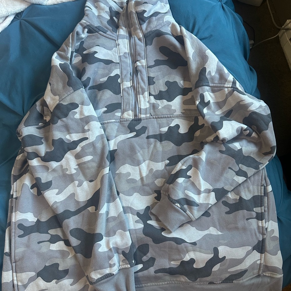 Old Navy Gray Camouflage Hoodie
